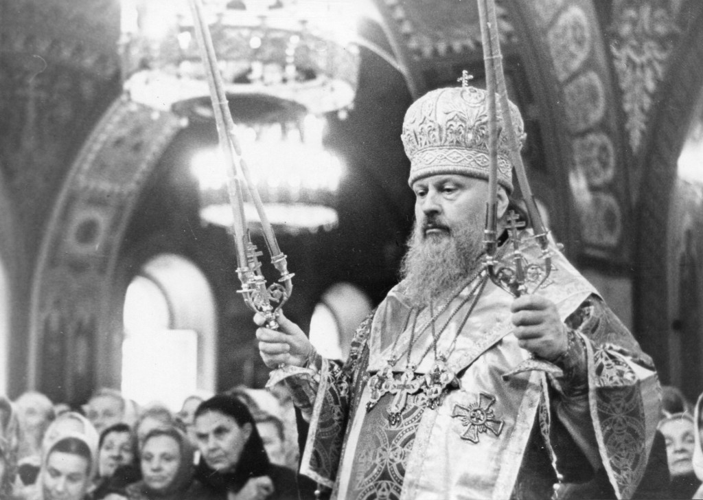 Poseschenie-Svyateischim-Patriarhom-Pimenom-zerkvi-Pimena-Velikogo-v-Novyh-Vorotnikah-g.-Moskvy.-Foto-1980-h-gg..jpg