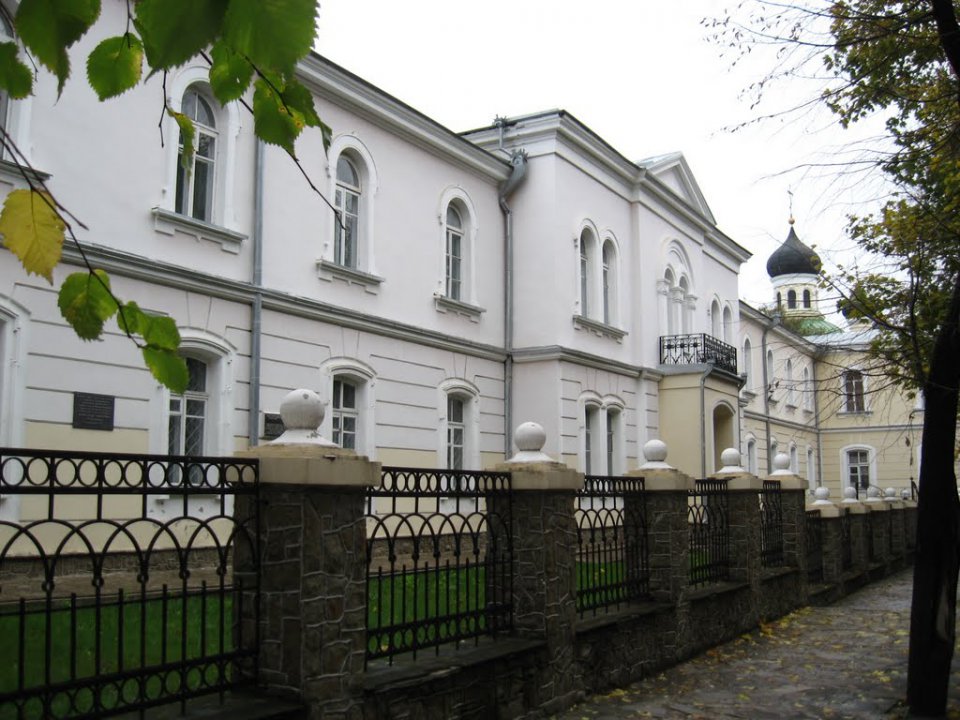 Tavricheskaya-duhovnaya-seminariya-Krymskoi-eparhii-v-g.-Simferopol.jpg