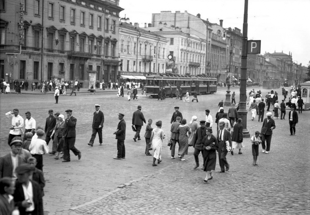 Leningrad-prospekt-25-go-Oktyabrya-Nevskii-foto-19321934-gg..jpg